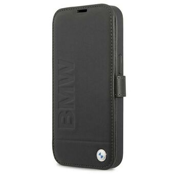 Etuiet for iPhone 13 mini 5,4" i fargen svart/sort, med boken Signature, er laget av BMW og har modellnummer BMFLBKP13SSLLBK.