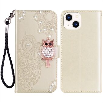 For iPhone 15 Plus-etui med rhinestone-dekor, preget skinntelefondeksel med stativlomme