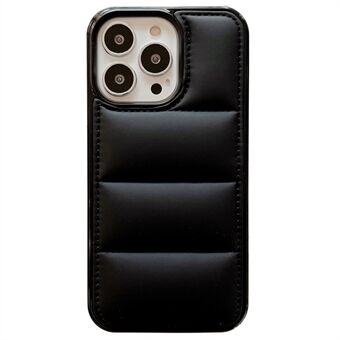 For iPhone 15 Pro: PU+TPU+PC-etui i ensfarget design med polstring og nedjakke på baksiden av telefonen.